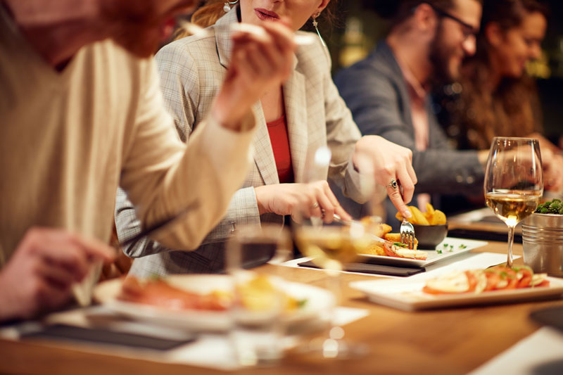 Dîner dans une brasserie